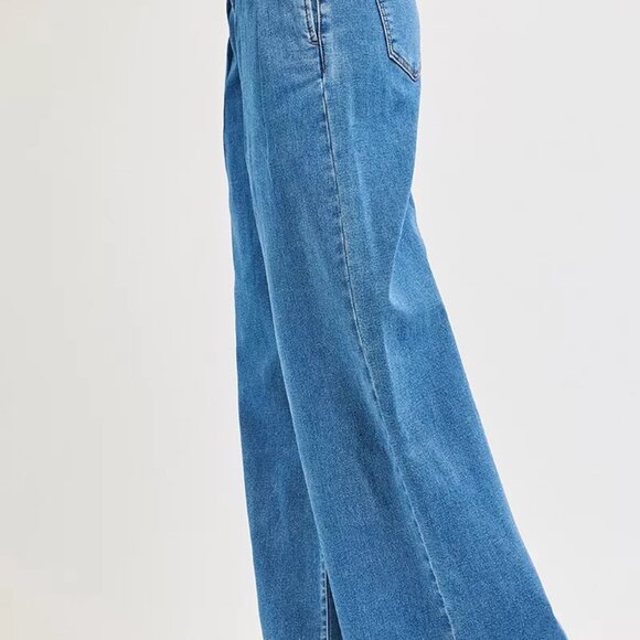 RISEN Full Size Mid Rise Fit Wide Leg with Pleated Detail Jeans Plus Size - Picture 4 of 7